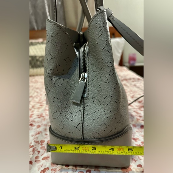 MICHAEL Michael KorsMercer Gallery Medium Perforated Leather Tote. - Picture 2 of 5